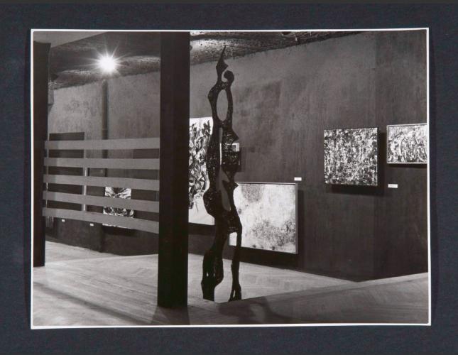 Exhibition view. Otro arte, 1957. Celebrada en la Sala Negra, cedida al Museo Español de Arte Contemporáneo. Primeras exposiciones de Exhibition view. Otro arte, 1957. Celebrada en la Sala Negra, cedida al Museo Español de Arte Contemporáneo. Primeras exposiciones del Informalismo en España