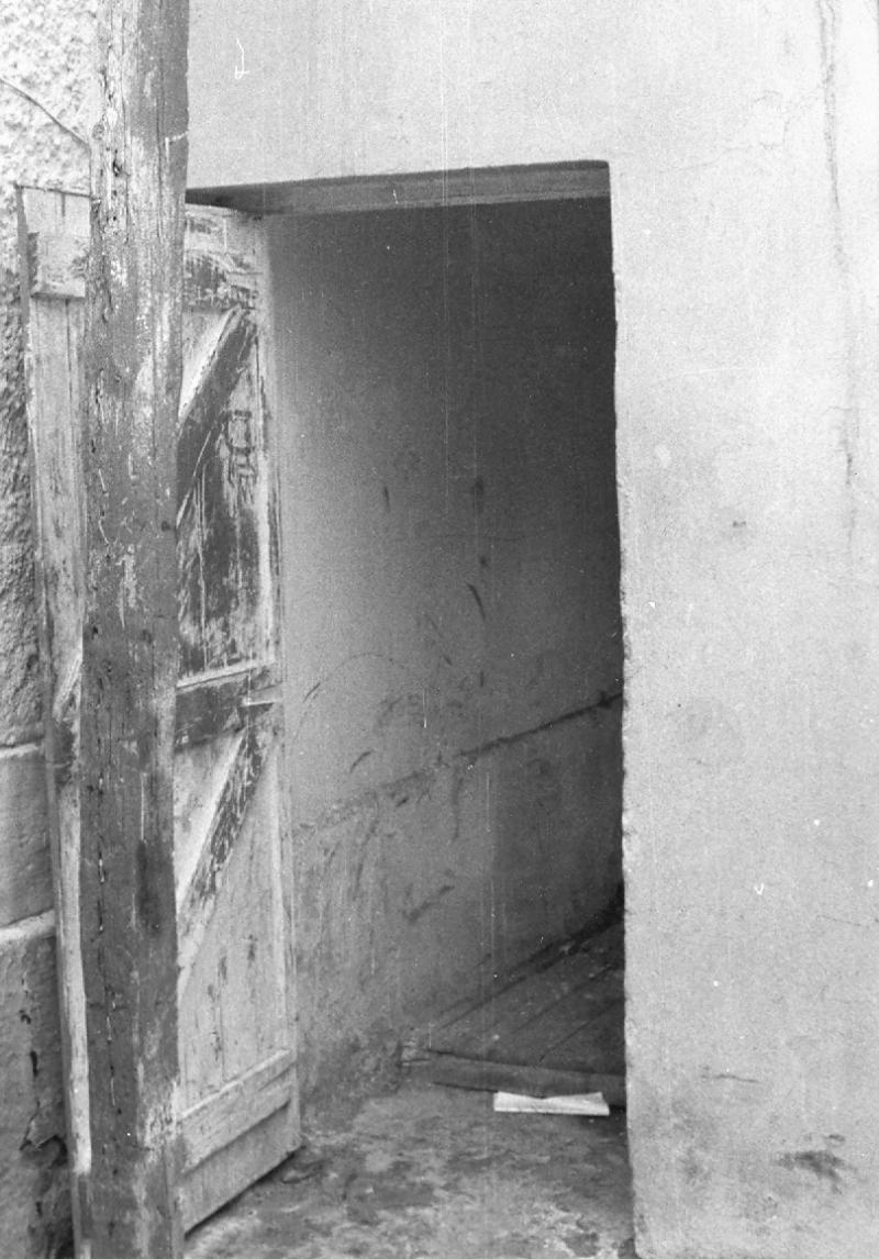 Isolation cell at the Special Interrogation Unit of Greek Military Police (EAT/ESA) © Antonis Lionarakis 1976 (used with kind permission)
