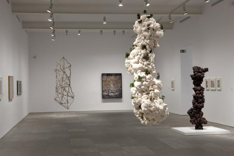 Primer plano: León Ferrari. Árboles. Espuma de poliuterano pintada y árboles de polímero sintético, 2006 Primer plano: León Ferrari. Árboles. Espuma de poliuterano pintada y árboles de polímero sintético, 2006