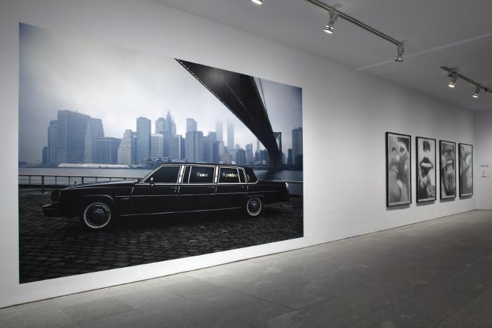 Vista de sala de la exposición. Antoni Muntadas.Entre/Between, 2011 Vista de sala de la exposición. Antoni Muntadas.Entre/Between, 2011