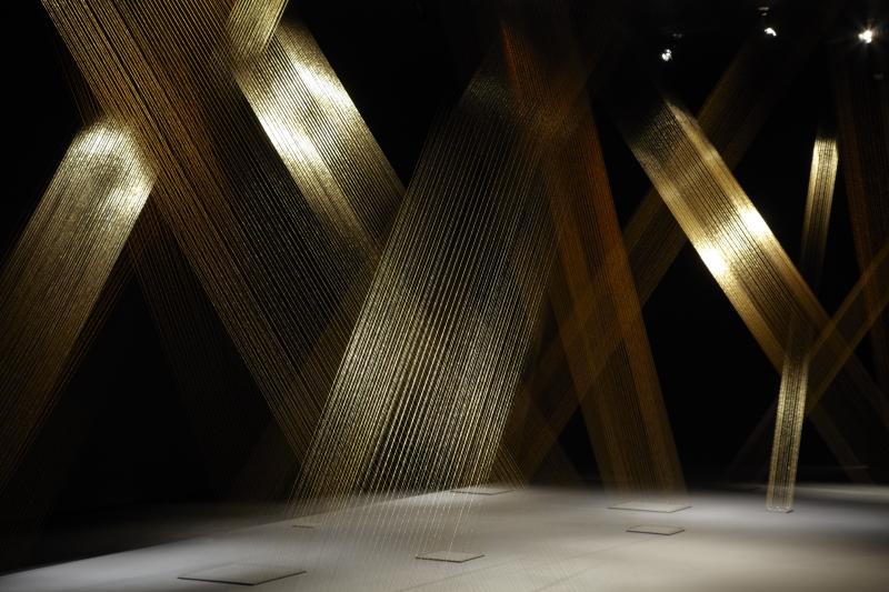 Vista de sala de la exposición. Lygia Pape. Espacio imantado, 2011