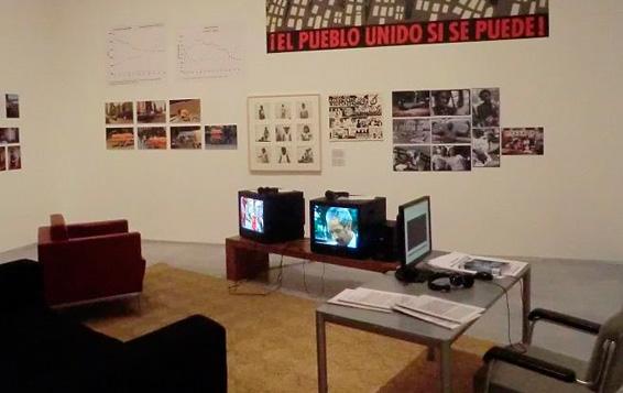 Vista de sala de la exposición Aún no. Sobre la reinvención del documental y la crítica de la modernidad, 2015 Vista de sala de la exposición Aún no. Sobre la reinvención del documental y la crítica de la modernidad, 2015