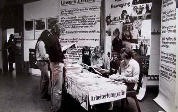 Wilhelm Körner. Exposición de la revista Arbeiterfotografie, c. 1979. Fotografía, 18 x 24 cm. Donación del artista. Centro de Documentación y Biblioteca, Museo Nacional Centro de Arte Reina Sofía Wilhelm Körner. Exposición de la revista Arbeiterfotografie, c. 1979. Fotografía, 18 x 24 cm. Donación del artista. Centro de Documentación y Biblioteca, Museo Nacional Centro de Arte Reina Sofía