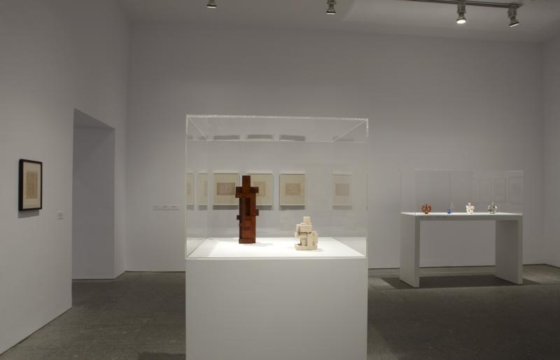 Vista de sala de la exposición. Georges Vantongerloo. Un anhelo de infinito, 2010 Vista de sala de la exposición. Georges Vantongerloo. Un anhelo de infinito, 2010