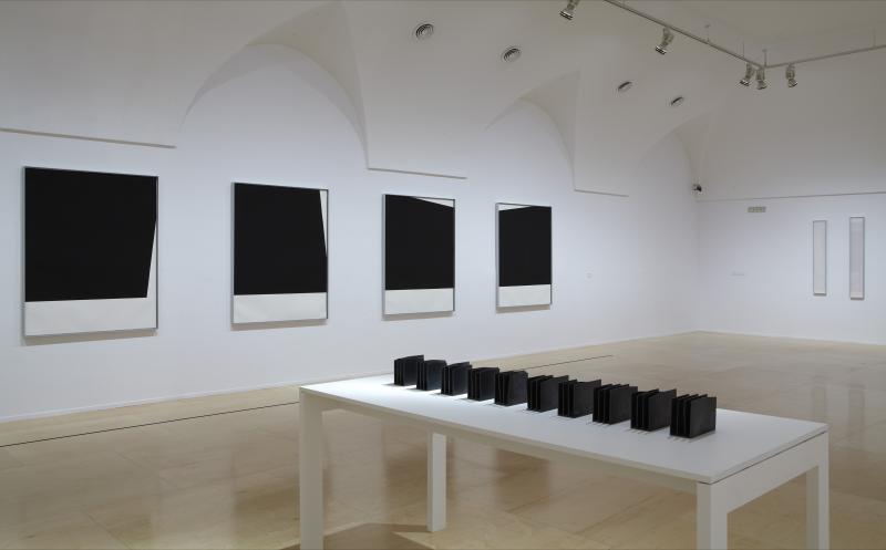 Vista de sala de la exposición. Elena Asins. Fragmentos de la memoria, 2011 Vista de sala de la exposición. Elena Asins. Fragmentos de la memoria, 2011