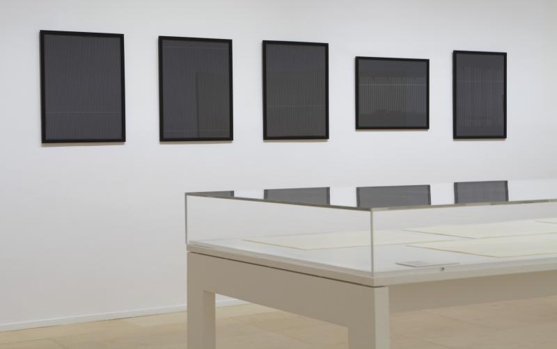 Vista de sala de la exposición. Elena Asins. Fragmentos de la memoria, 2011 Vista de sala de la exposición. Elena Asins. Fragmentos de la memoria, 2011