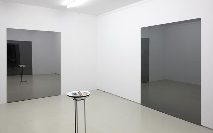 Vista de sala de la exposición. Cildo Meireles, 2013 Vista de sala de la exposición. Cildo Meireles, 2013