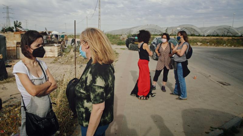 Visita de la Brigada al asentamiento de Palos de la Frontera, 22 de mayo de 2021. Fotografía: Cristina Pérez Ruiz (quepo.org)