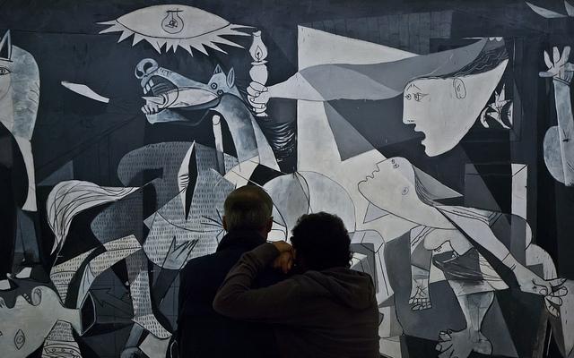 Mario Giambattista. Guernica, 2011 © Sucesión Pablo Picasso, VEGAP