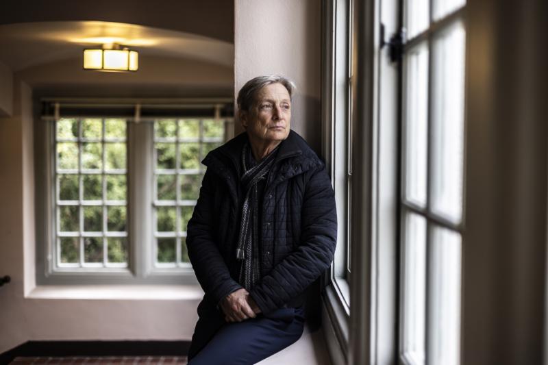 Judith Butler en el Stephens Hall de la Universidad de Berkeley, 2024. Fotografía: Carlos Rosillo. Cortesía de El País Judith Butler en el Stephens Hall de la Universidad de Berkeley, 2024. Fotografía: Carlos Rosillo. Cortesía de El País