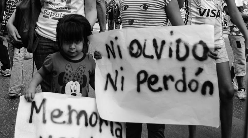 Ni olvido ni perdón. Marcha por los 40 años de la dictadura militar en Argentina, marzo de 2016