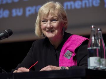 Griselda Pollock durante la actividad Yo no debería estar aquí, quizás. Pensamiento feminista y memorias del trabajo artístico en la distopía de la IA, 2024