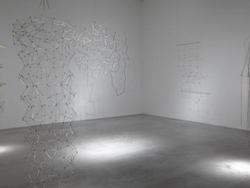 Vista de sala de la exposición. La invención concreta. Colección Patricia Phelps de Cisneros, 2013