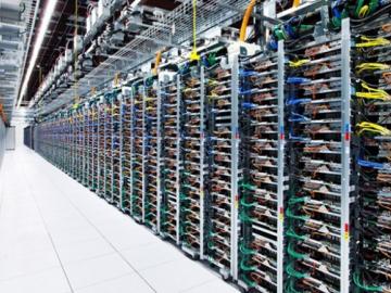 Granja de servidores de Google dedicada al almacenamiento del Big Data. Fotografía, 2016